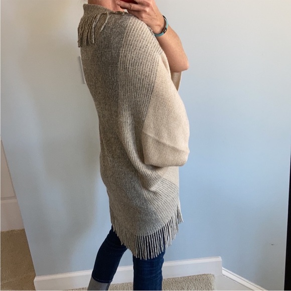 Oatmeal & Grey Fringed Sweater Kimono/Wrap - Picture 5 of 8